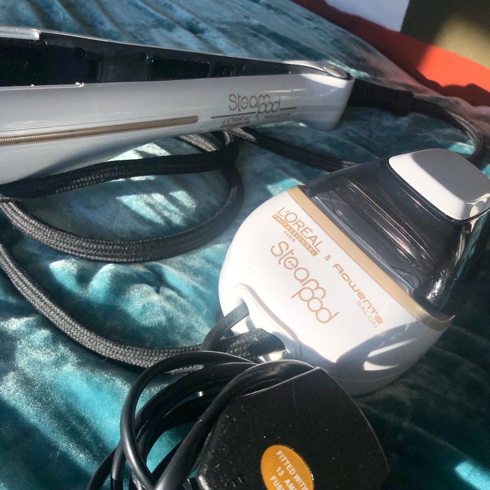 L’Oréal + Rowenta Steampod 2.0 Flat Iron